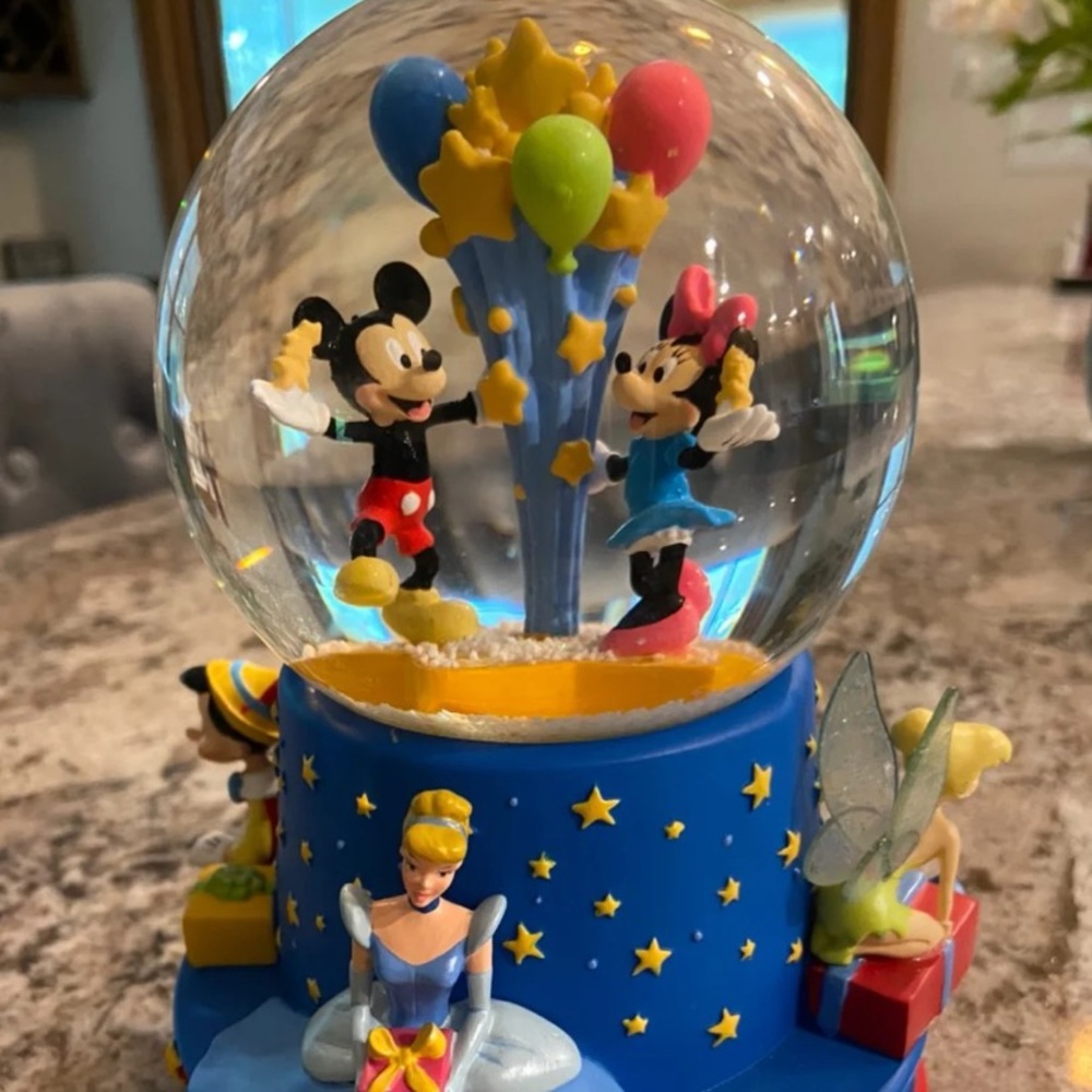 Disney vintage collectible snow globe